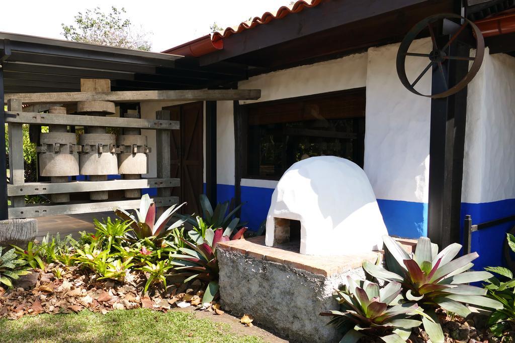 Hotel Bougainvillea San Jose Santo Domingo De Heredia Bagian luar foto