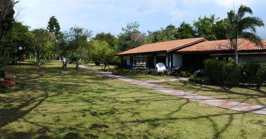 Hotel Bougainvillea San Jose Santo Domingo De Heredia Bagian luar foto