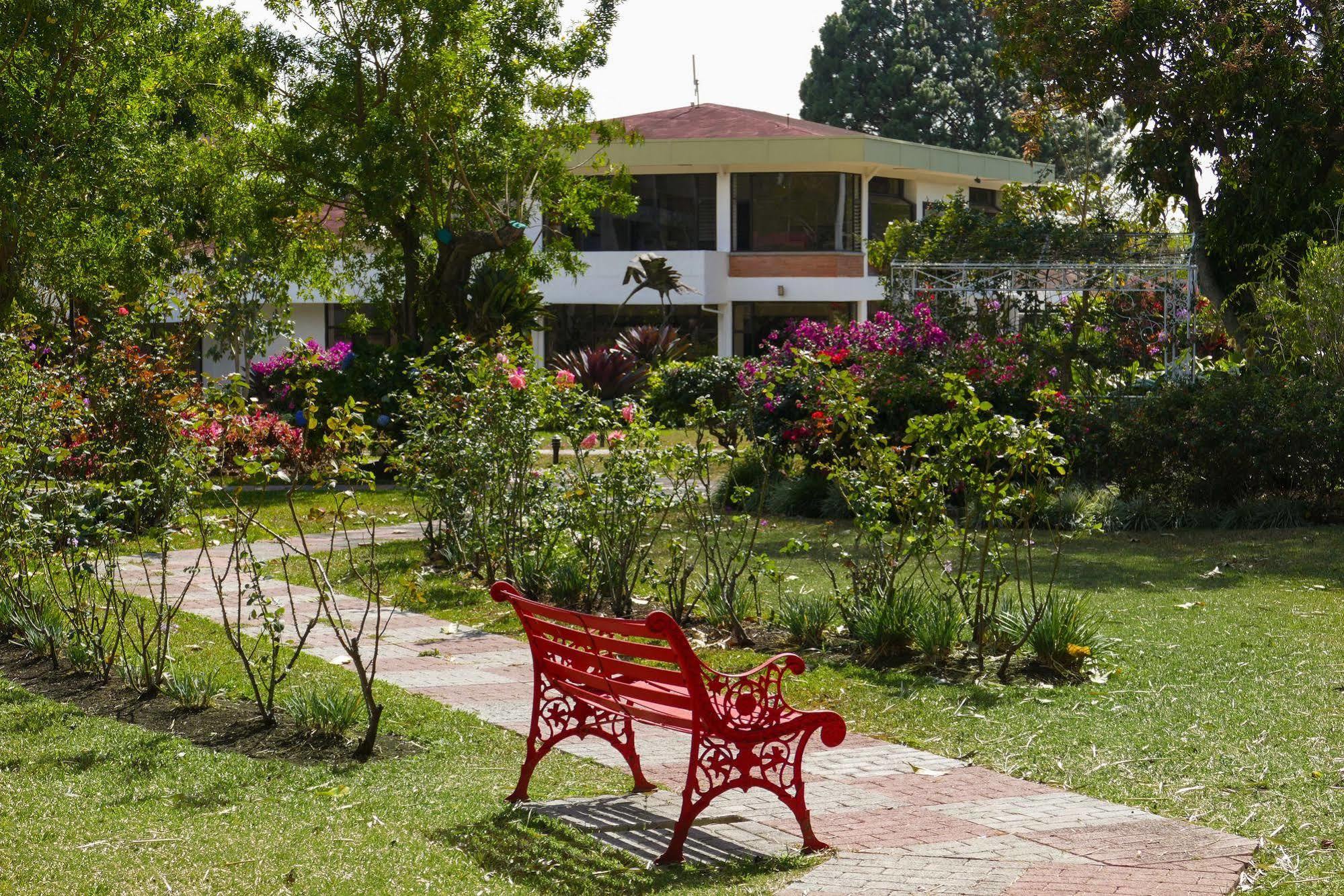 Hotel Bougainvillea San Jose Santo Domingo De Heredia Bagian luar foto